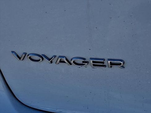 Certified 2023 Chrysler Voyager LX image 17