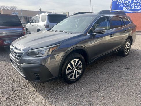 Used 2022 Subaru Outback Premium image 4