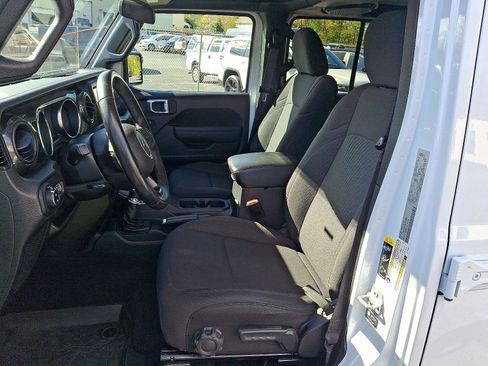 Certified 2022 Jeep Gladiator Sport image 14