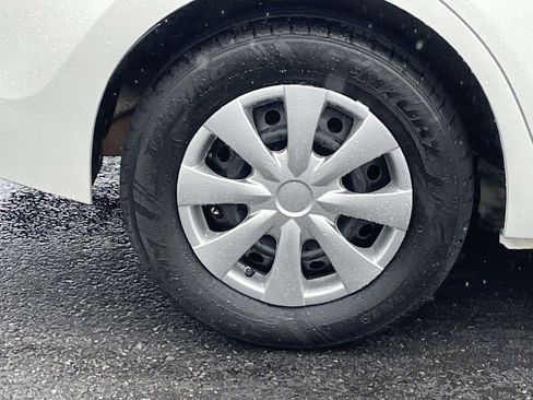 Used 2014 Toyota Corolla LE image 11