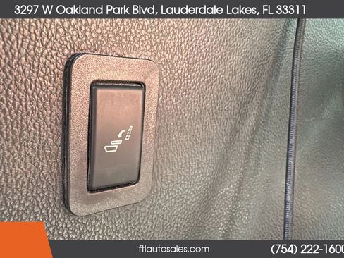 Used 2015 Cadillac Escalade Premium RWD image 50