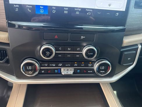 Used 2022 Ford Expedition Max Limited RWD image 29