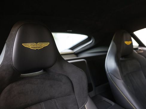 Used 2025 Aston Martin V8 Vantage Coupe RWD image 55
