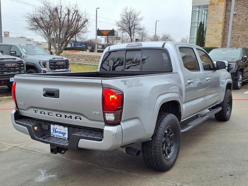 Used 2022 Toyota Tacoma SR image 3