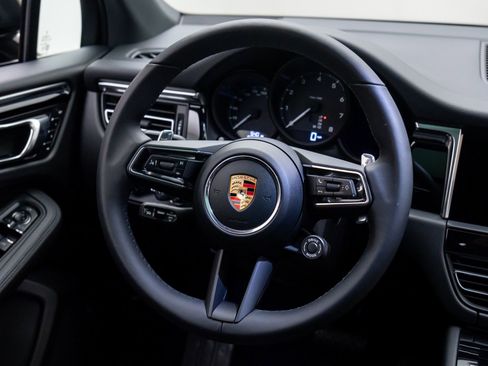 Certified 2026 Porsche Macan AWD/4WD image 12
