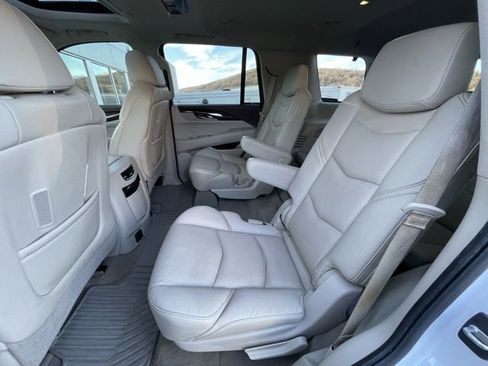 Certified 2016 Cadillac Escalade Premium image 36