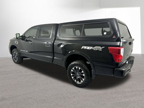 Used 2019 Nissan Titan PRO-4X image 31
