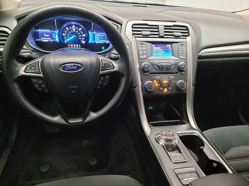 Used 2017 Ford Fusion SE FWD image 22