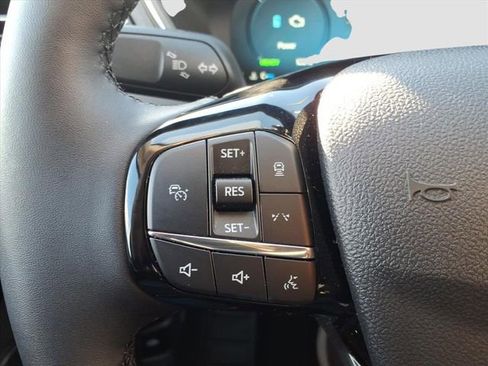 Used 2026 Ford Escape Platinum w/ Premium Technology Package image 27