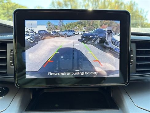 Used 2022 Ford Explorer XLT image 19