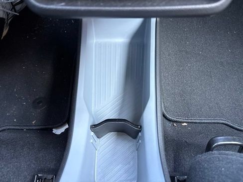 Used 2027 Chevrolet Bolt LT w/ Comfort Package FWD image 19