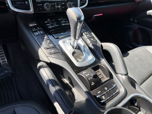 Used 2015 Porsche Cayenne S AWD/4WD image 8