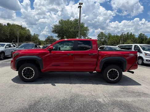 Used 2024 Toyota Tacoma TRD Off-Road AWD/4WD image 4