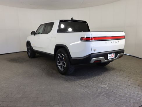Used 2022 Rivian R1T Adventure image 7
