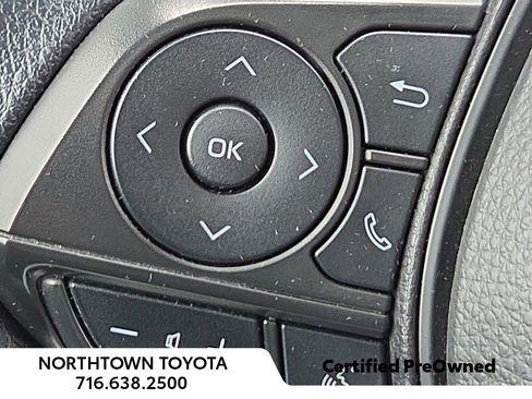 Used 2023 Toyota Corolla LE image 21