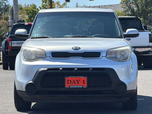 Used 2015 Kia Soul FWD image 11