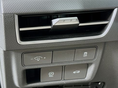 Used 2025 Hyundai Sonata SEL FWD image 17