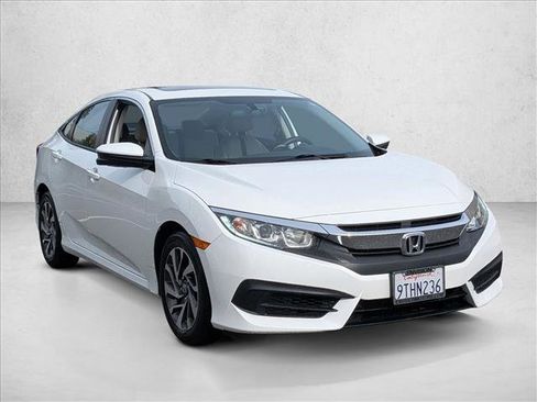 Used 2018 Honda Civic EX image 3