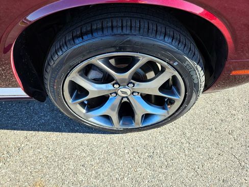 Used 2017 Dodge Challenger SXT image 10