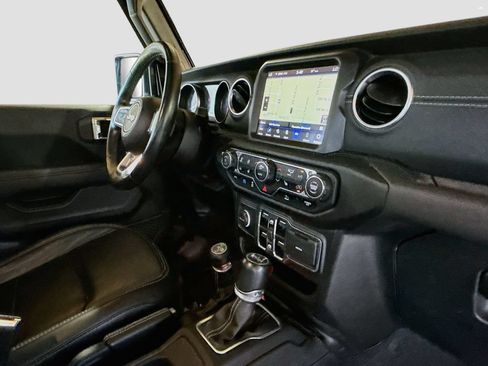 Used 2023 Jeep Wrangler Unlimited Sahara w/ Cold Weather Group AWD/4WD image 30