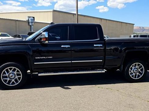 Used 2016 GMC Sierra 2500 Denali w/ Driver Alert Package AWD/4WD image 6