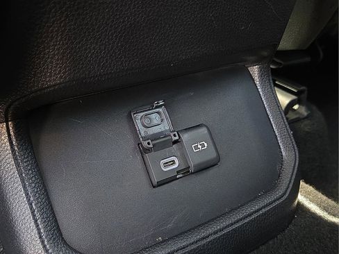 Used 2023 Toyota Highlander XLE FWD image 15