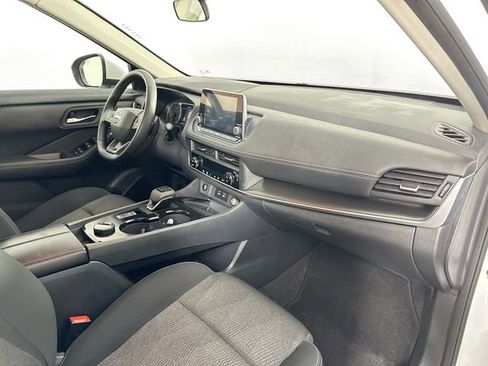 Used 2025 Nissan Rogue SV image 28