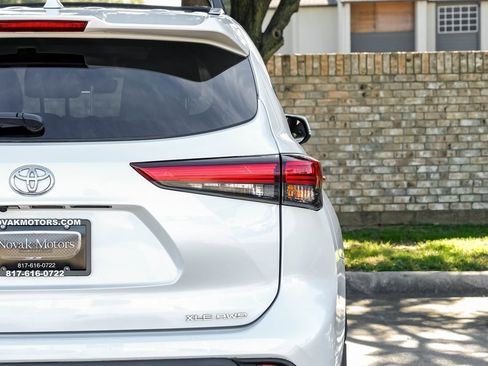Used 2022 Toyota Highlander XLE image 61