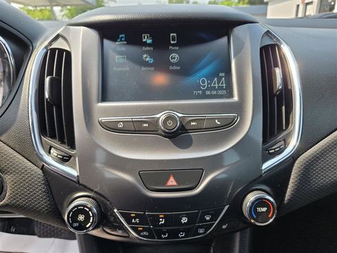 Used 2018 Chevrolet Cruze LT w/ Convenience Package image 37