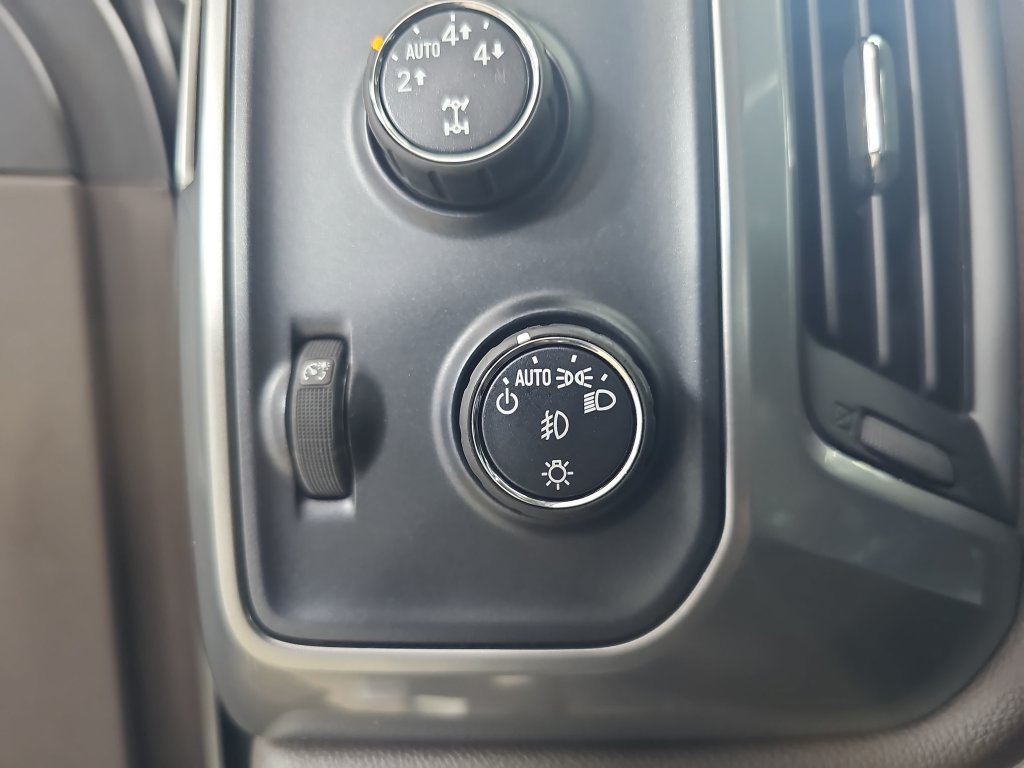 Used 2014 Chevrolet Silverado 1500 LTZ Z71 AWD/4WD image 32