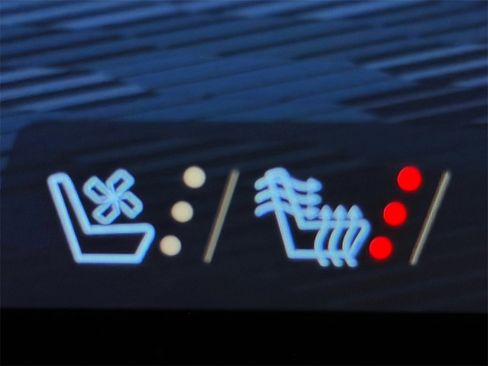 Certified 2025 Chevrolet Traverse RS w/ LPO, Floor Liner Package image 35