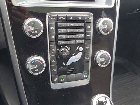 Used 2016 Volvo XC60 T5 Premier w/ Proximity Package image 28