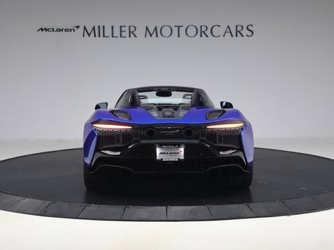 Used 2025 McLaren Artura Spider RWD image 6