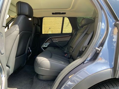 New 2025 Land Rover Range Rover SE image 13