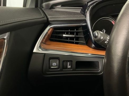 Used 2020 Cadillac XT5 Premium Luxury w/ LPO, Floor Liner Package image 14