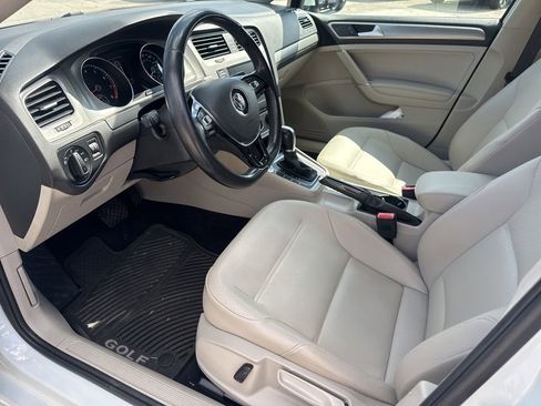 Used 2016 Volkswagen Golf SE image 27