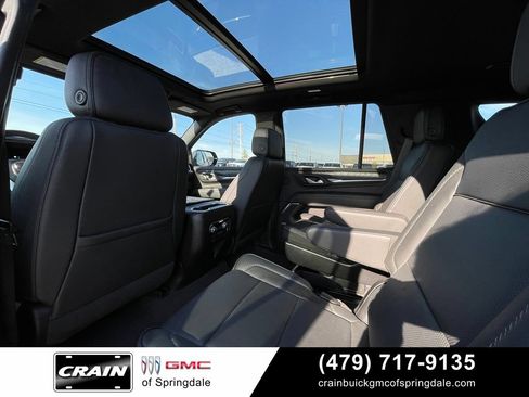 Used 2022 GMC Yukon Denali w/ Denali Premium Package AWD/4WD image 28