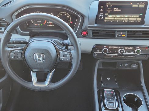 Certified 2024 Honda Pilot Touring image 27