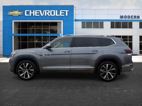 Used 2024 Volkswagen Atlas SEL Premium R-Line AWD/4WD image 2