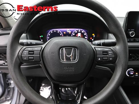 Used 2023 Honda Accord LX image 10