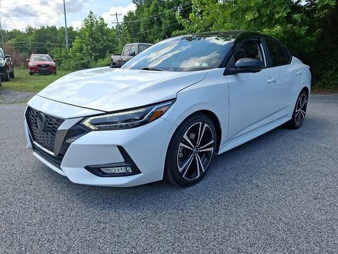Used 2022 Nissan Sentra SR w/ SR Premium Package FWD image 3