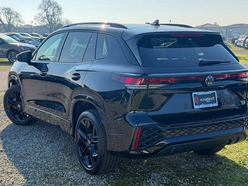 New 2026 Volkswagen Tiguan SE R-Line image 10