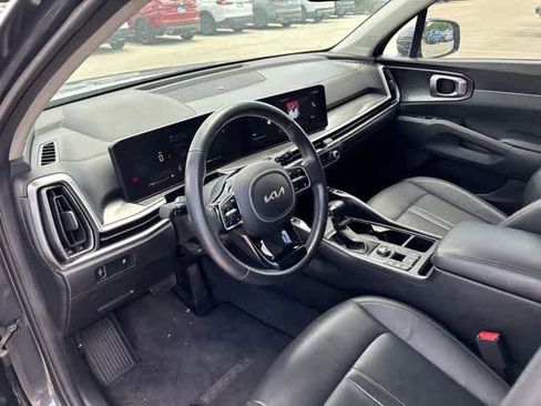 Used 2024 Kia Sorento S FWD image 9