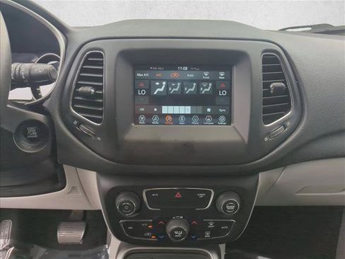 Used 2019 Jeep Compass Latitude w/ Popular Equipment Group FWD image 16