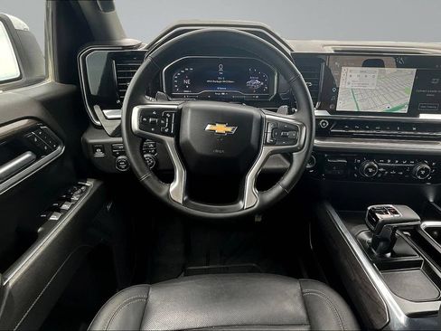 Used 2025 Chevrolet Silverado 1500 LTZ AWD/4WD image 10