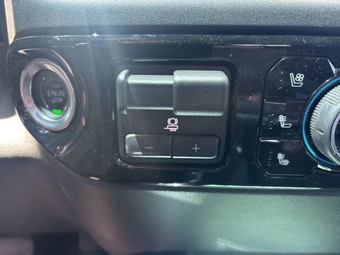 Used 2024 Chevrolet Silverado 1500 LTZ w/ LTZ Premium Package AWD/4WD image 18