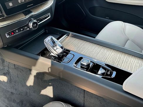 New 2026 Volvo XC60 B5 Plus w/ Protection Package Premier image 13