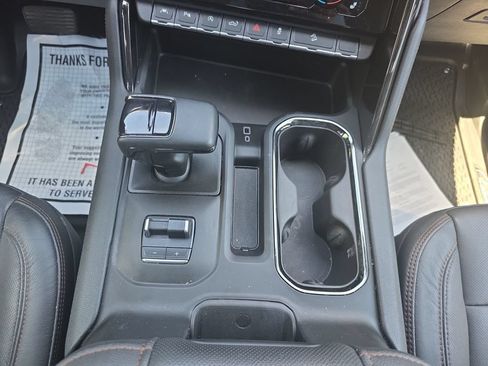 Used 2023 GMC Sierra 1500 AT4 w/ AT4 Premium Package AWD/4WD image 12