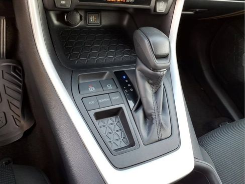 Used 2025 Toyota RAV4 LE FWD image 27