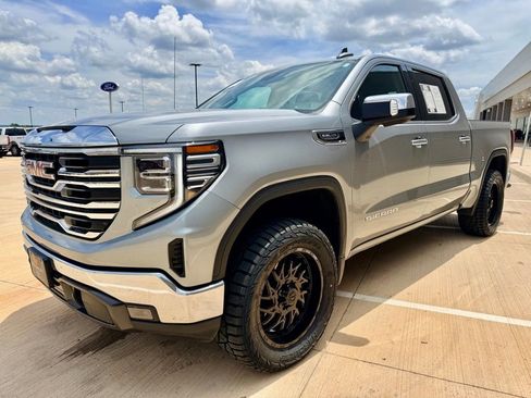 Used 2025 GMC Sierra 1500 SLT AWD/4WD image 8